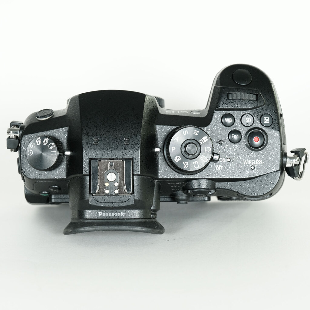 【ジャンク品】LUMIX GH5 ミラーレス一眼 ジャンク品】LUMIX GH5 ミラーレス一眼 3月23日！ Panasonicの最