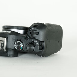 Canon EOS R8 Canon EOS R8