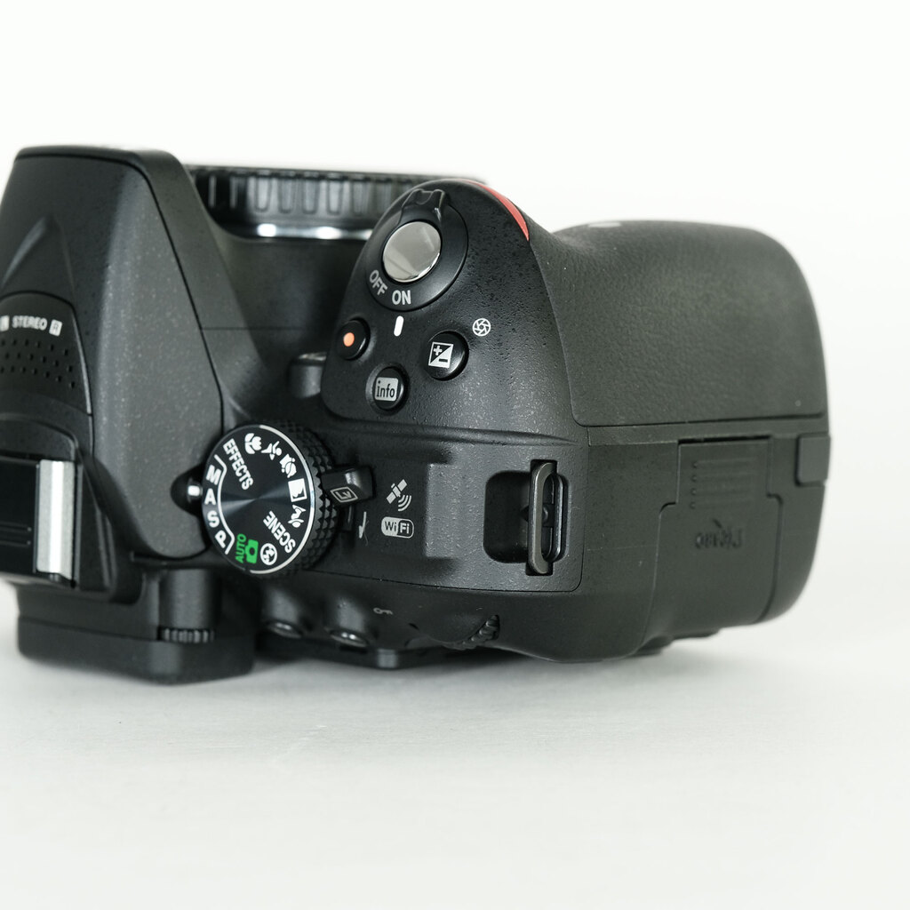 Nikon D5300の出品 | ONE SCENE（ワンシーン）