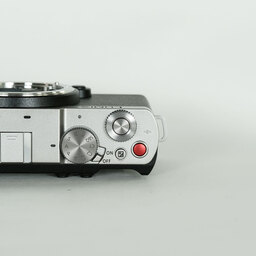 Panasonic LUMIX DC-S9