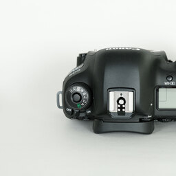 Canon EOS 5D Mark IV