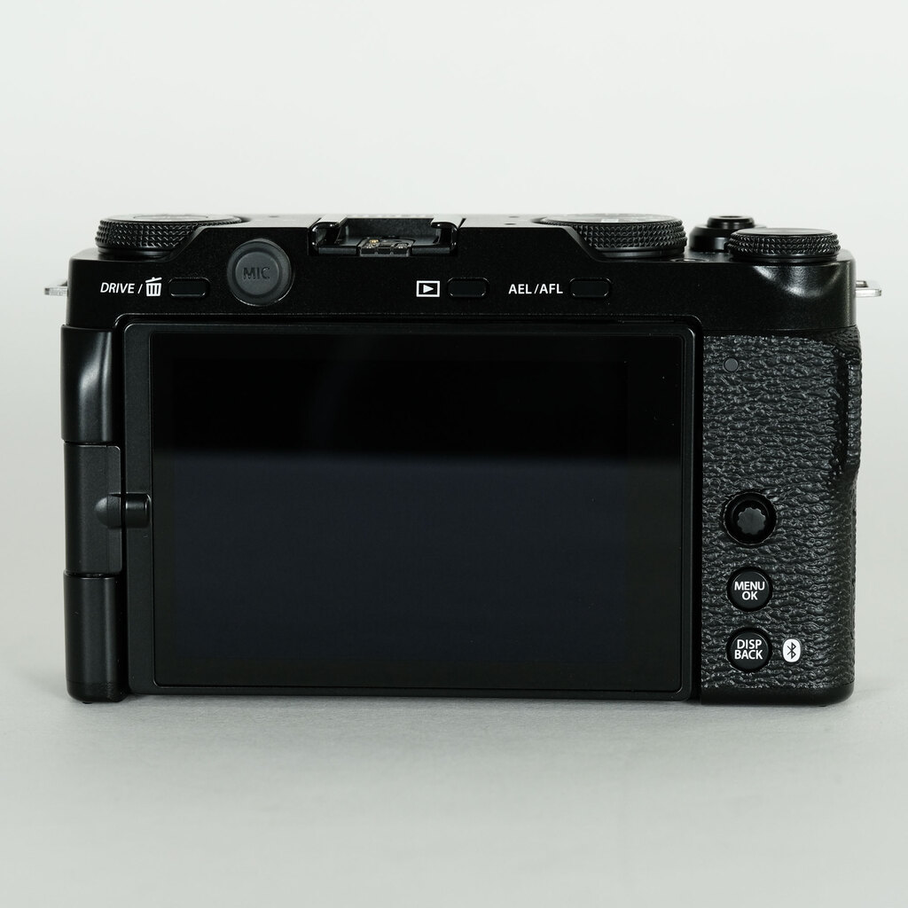 FUJIFILM X-M5