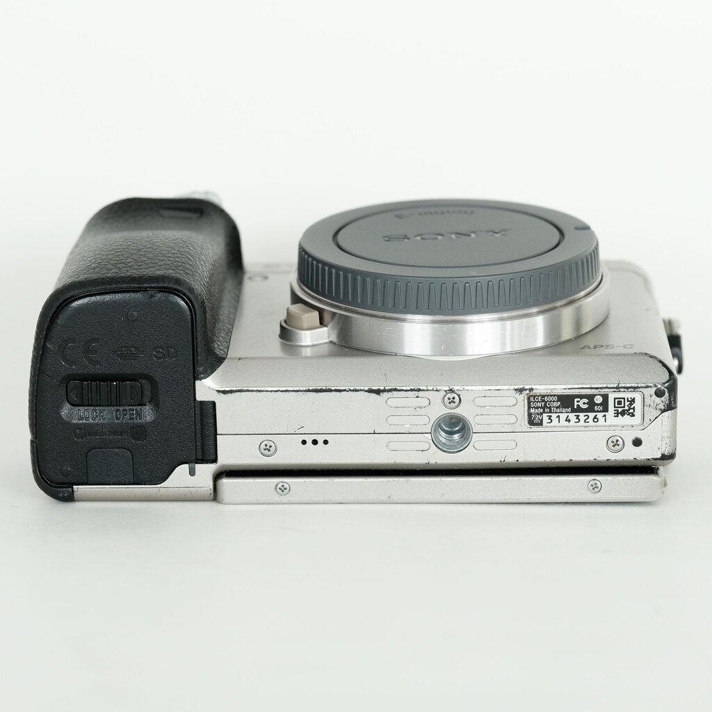 SONY α6000（ILCE-6000）