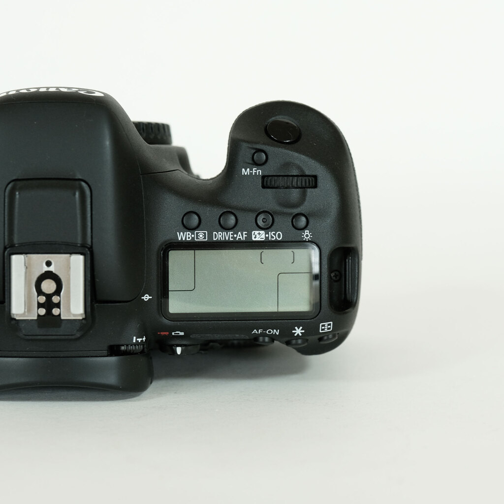 Canon EOS 7D Mark II Canon EOS 7D Mark II