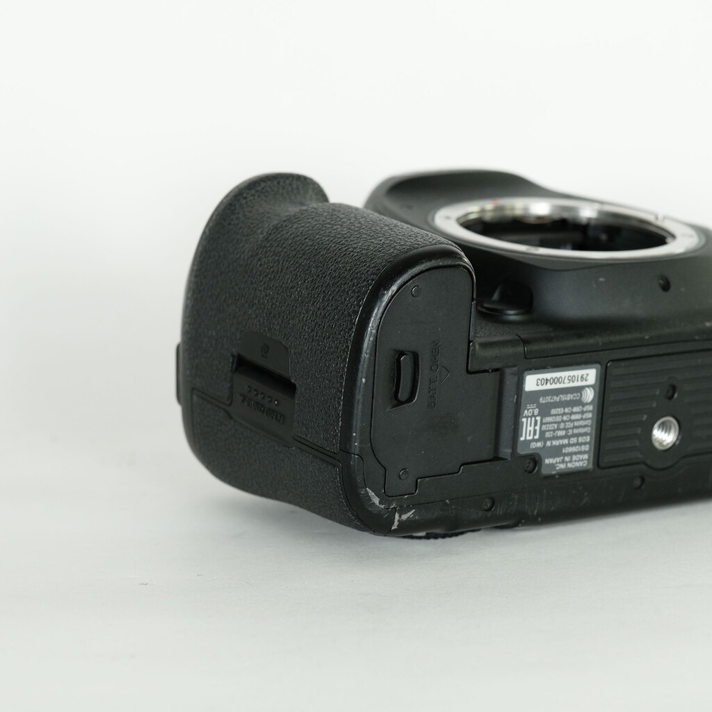 Canon EOS 5D Mark IV Canon EOS 5D Mark IV