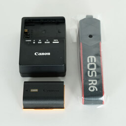 Canon EOS R6 Canon EOS R6