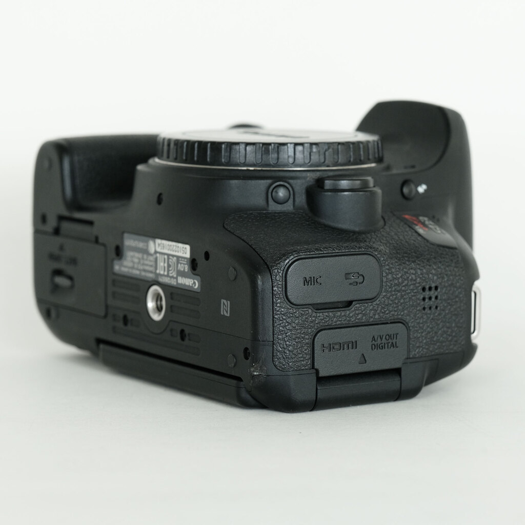 Canon EOS Kiss X8i Canon EOS Kiss X8i