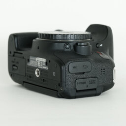 Canon EOS Kiss X8i Canon EOS Kiss X8i