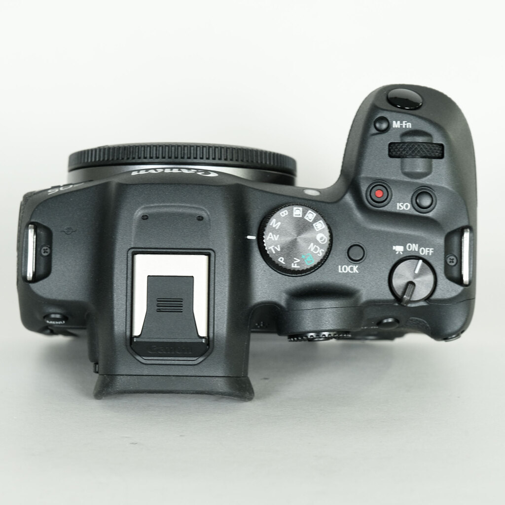 Canon EOS R7 Canon EOS R7