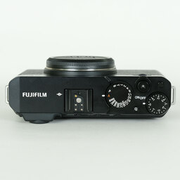 FUJIFILM X-E4