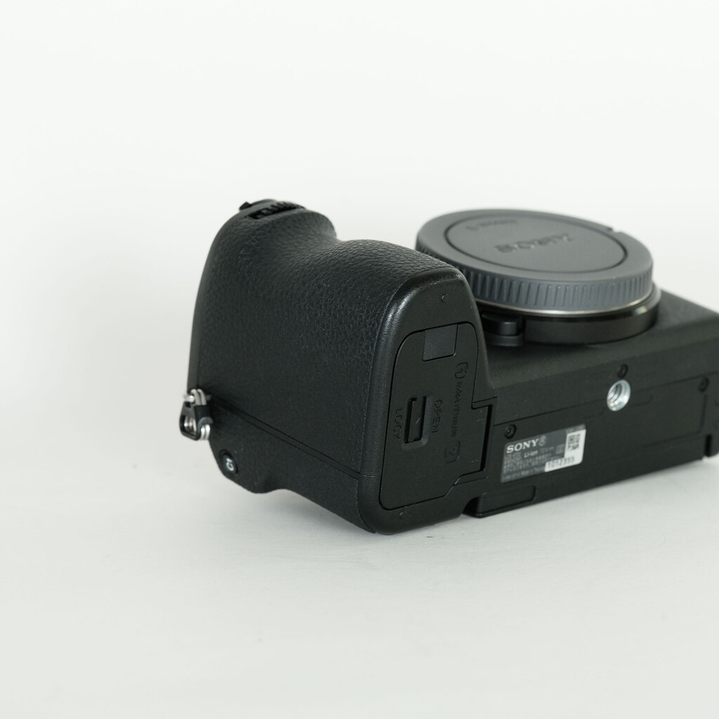 SONY α6700(ILCE-6700) SONY α6700(ILCE-6700)