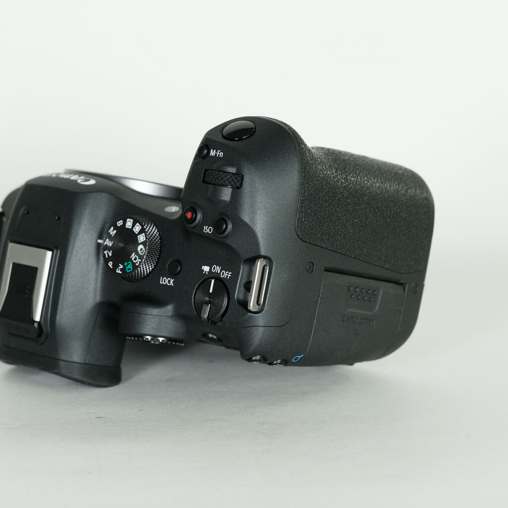 Canon EOS R7 Canon EOS R7