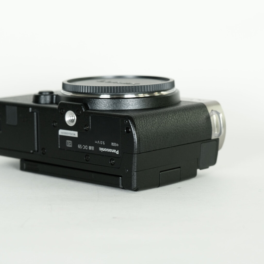 Panasonic LUMIX DC-S9