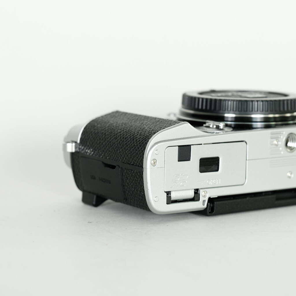 OLYMPUS PEN E-P7の出品 | ONE SCENE（ワンシーン）