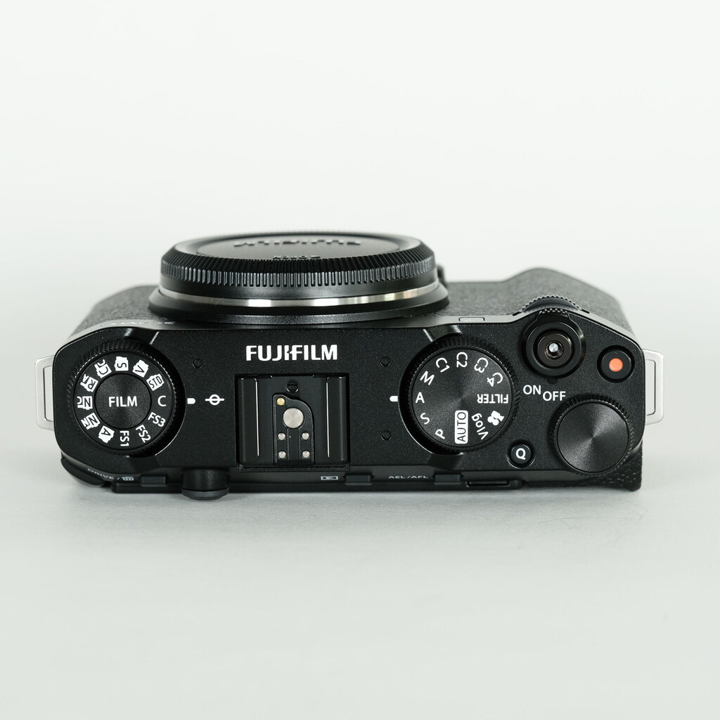 FUJIFILM X-M5