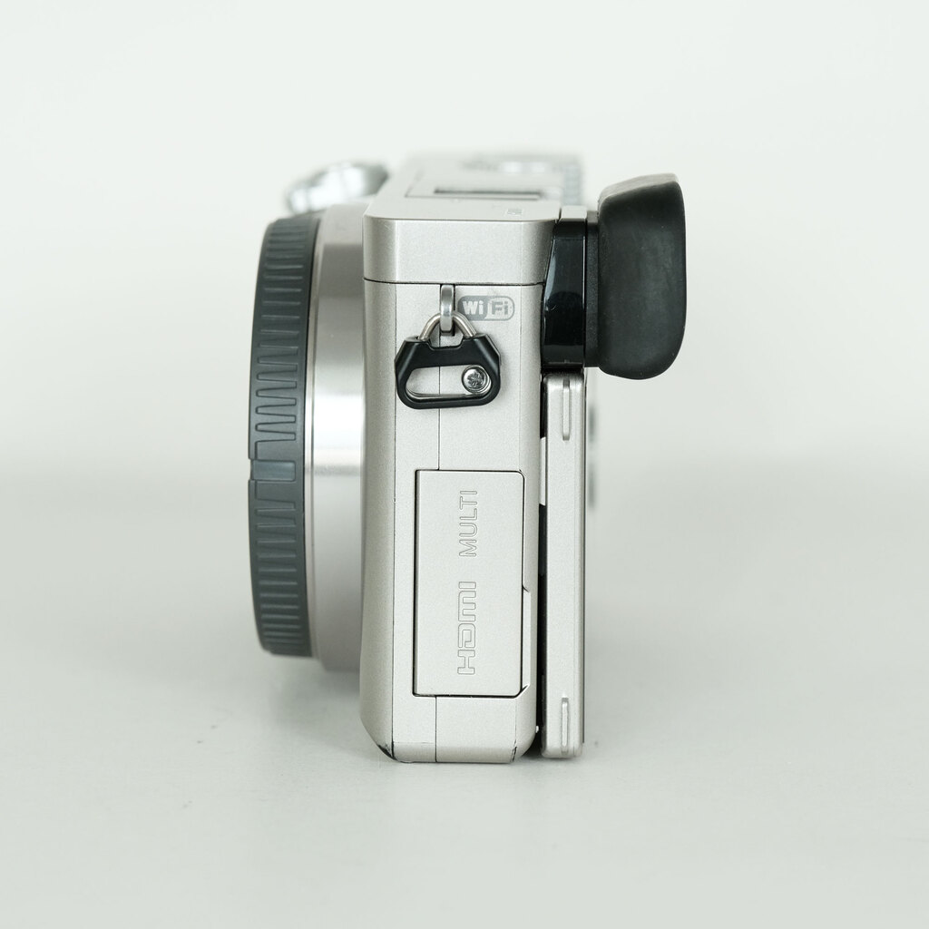 SONY α6000(ILCE-6000) SONY α6000(ILCE-6000)