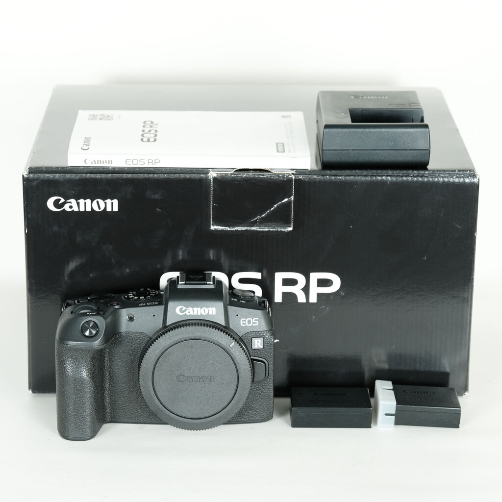 ほぼ新品 キャノン EOS RP(おまけ付き) Canon EOS RPの出品 | ONE SCENE（ワンシーン）