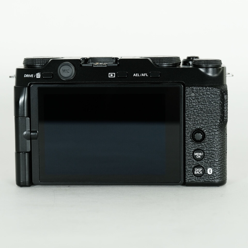 FUJIFILM X-M5