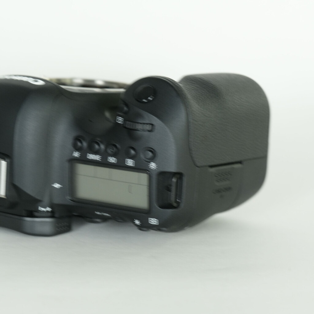 Canon EOS 6D Mark II Canon EOS 6D Mark II