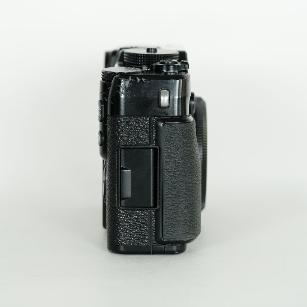 FUJIFILM X-Pro1 FUJIFILM X-Pro1