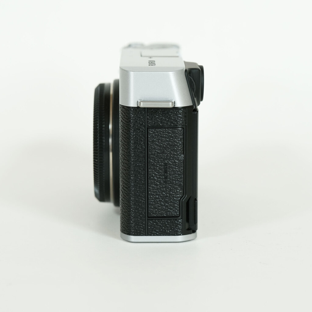 FUJIFILM X-E4の出品 | ONE SCENE（ワンシーン）