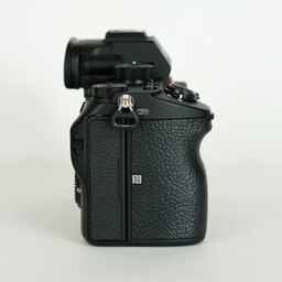 SONY α7 III(ILCE-7M3) SONY α7 III(ILCE-7M3)