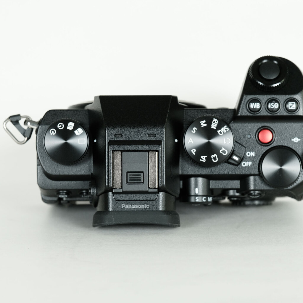 Panasonic LUMIX DC-S5 Panasonic LUMIX DC-S5