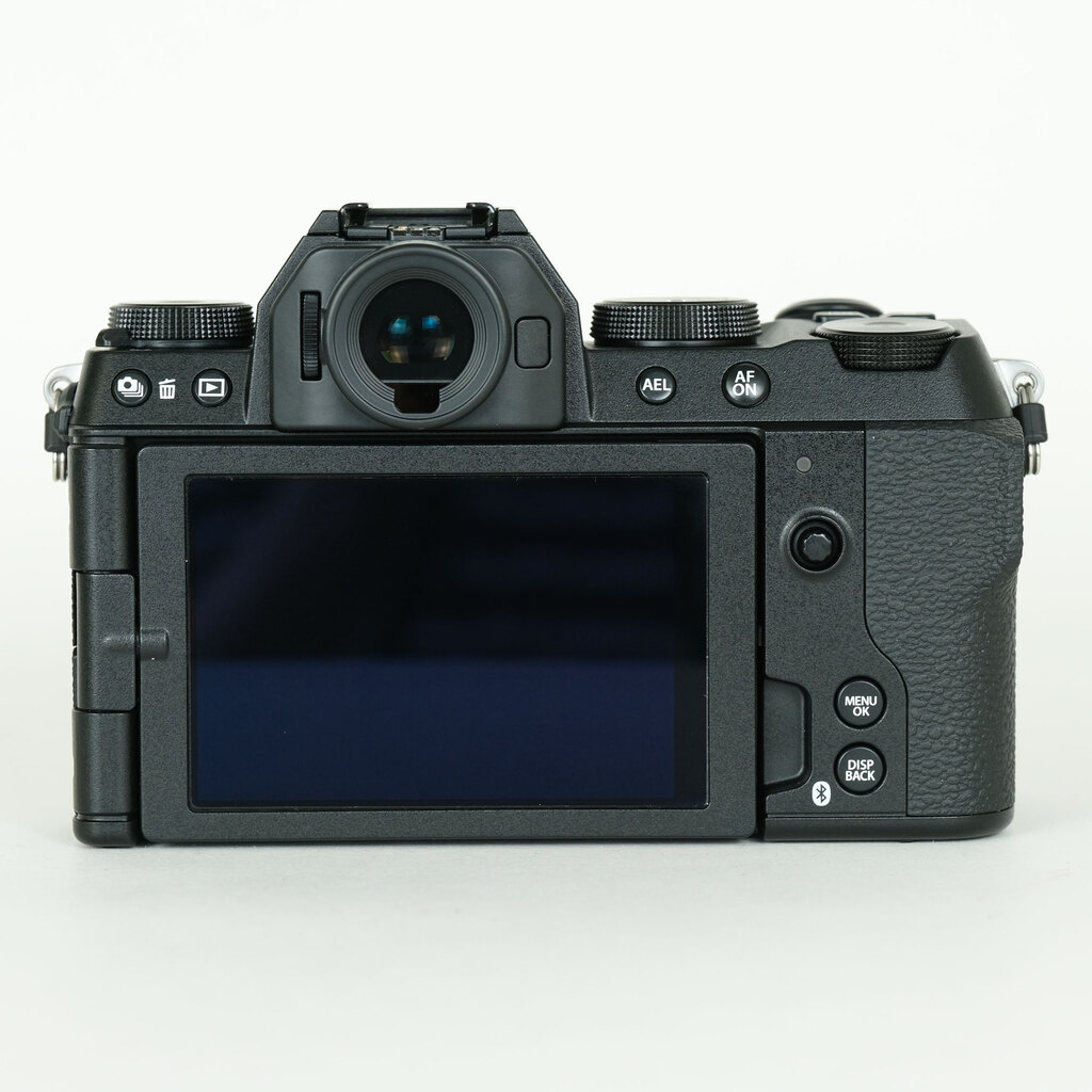 FUJIFILM X-S20