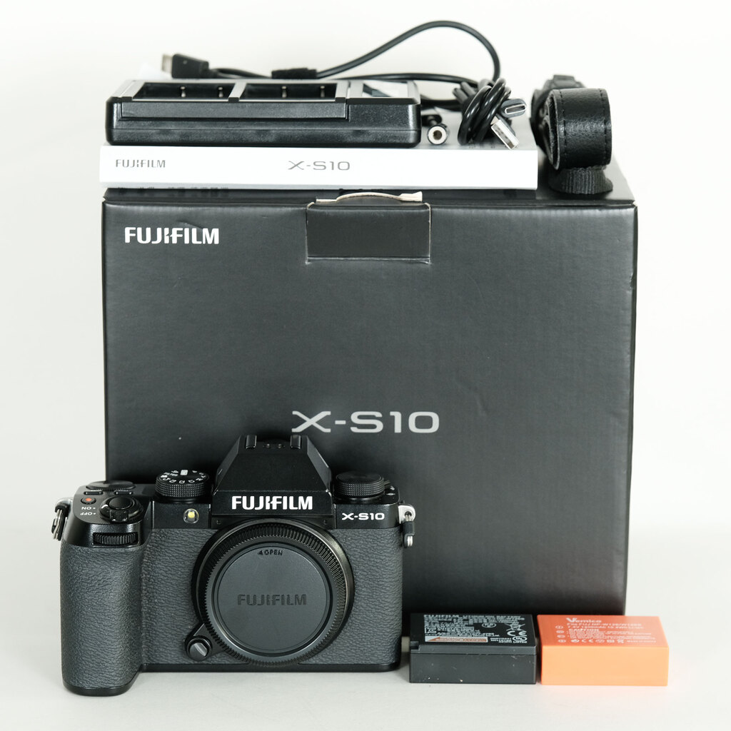 FUJIFILM X-S10 FUJIFILM X-S10