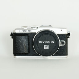 OLYMPUS PEN Lite E-PL7 ボディ シルバー OLYMPUS PEN Lite E-PL7 ボディ シルバー