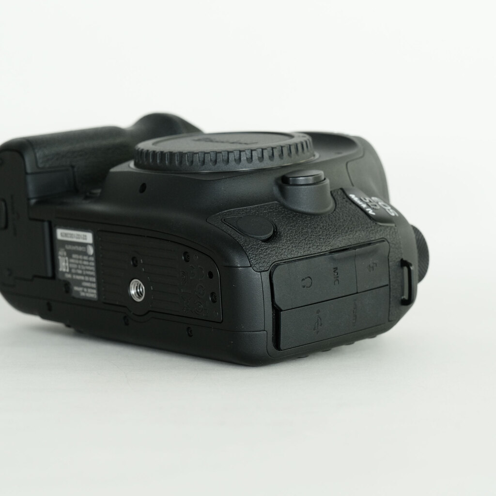 Canon EOS 5D Mark IV Canon EOS 5D Mark IV