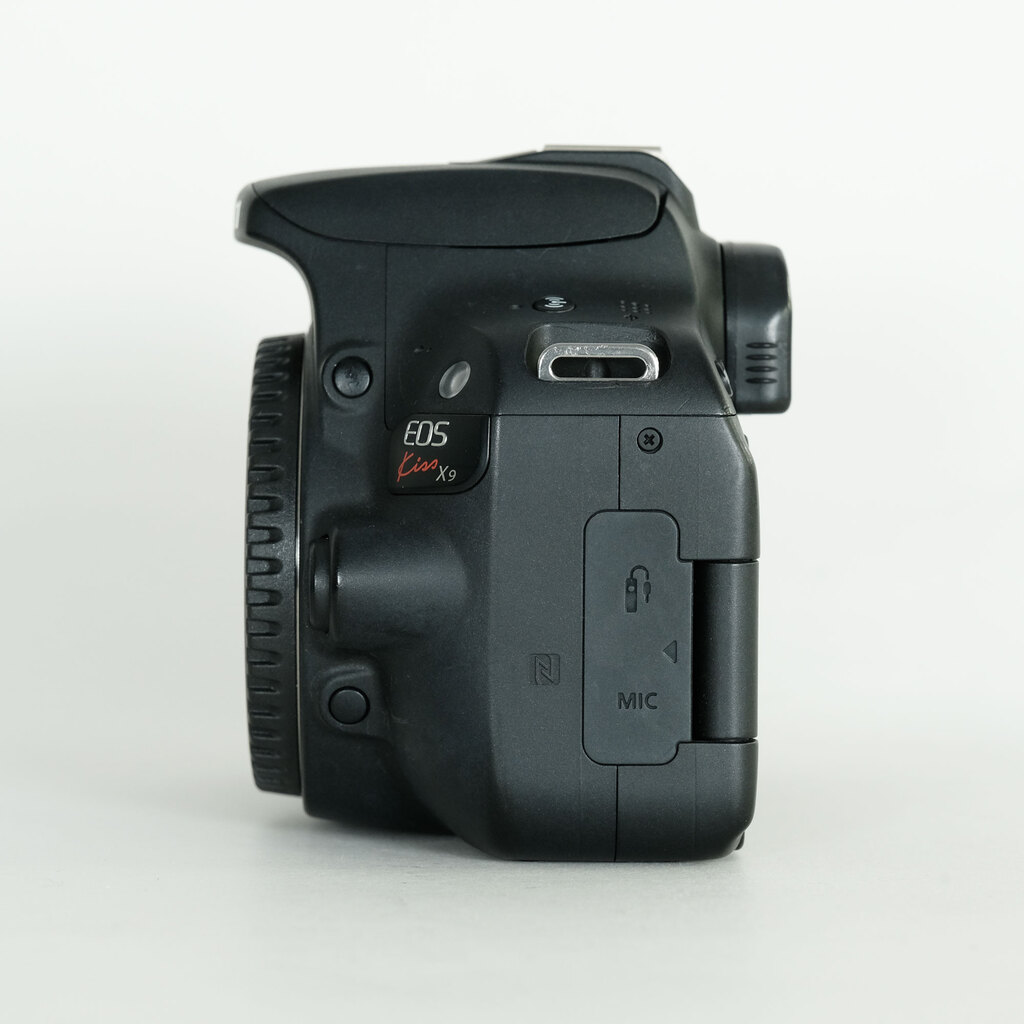 Canon EOS Kiss X9