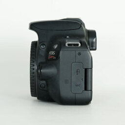 Canon EOS Kiss X9