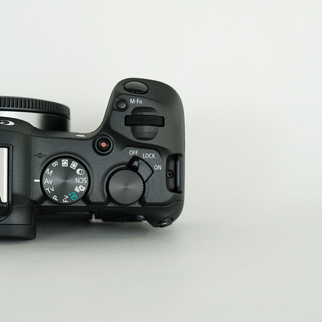 Canon EOS R8 Canon EOS R8