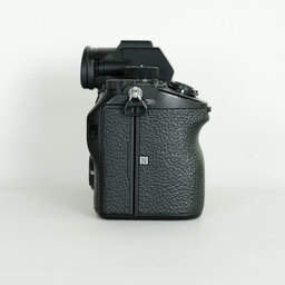 SONY α7 III(ILCE-7M3) SONY α7 III(ILCE-7M3)