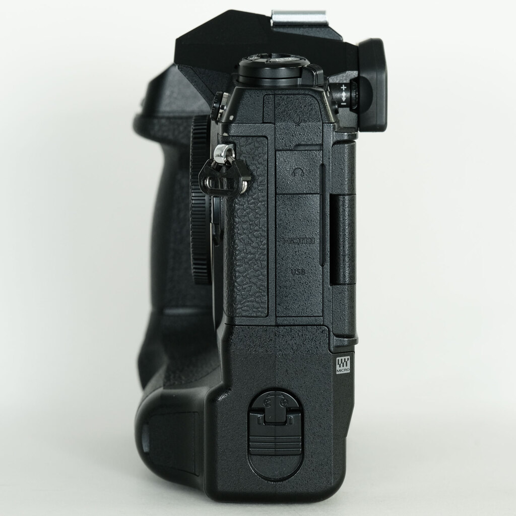 OLYMPUS OM-D E-M1X OLYMPUS OM-D E-M1X