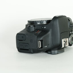 Canon EOS Kiss X8i