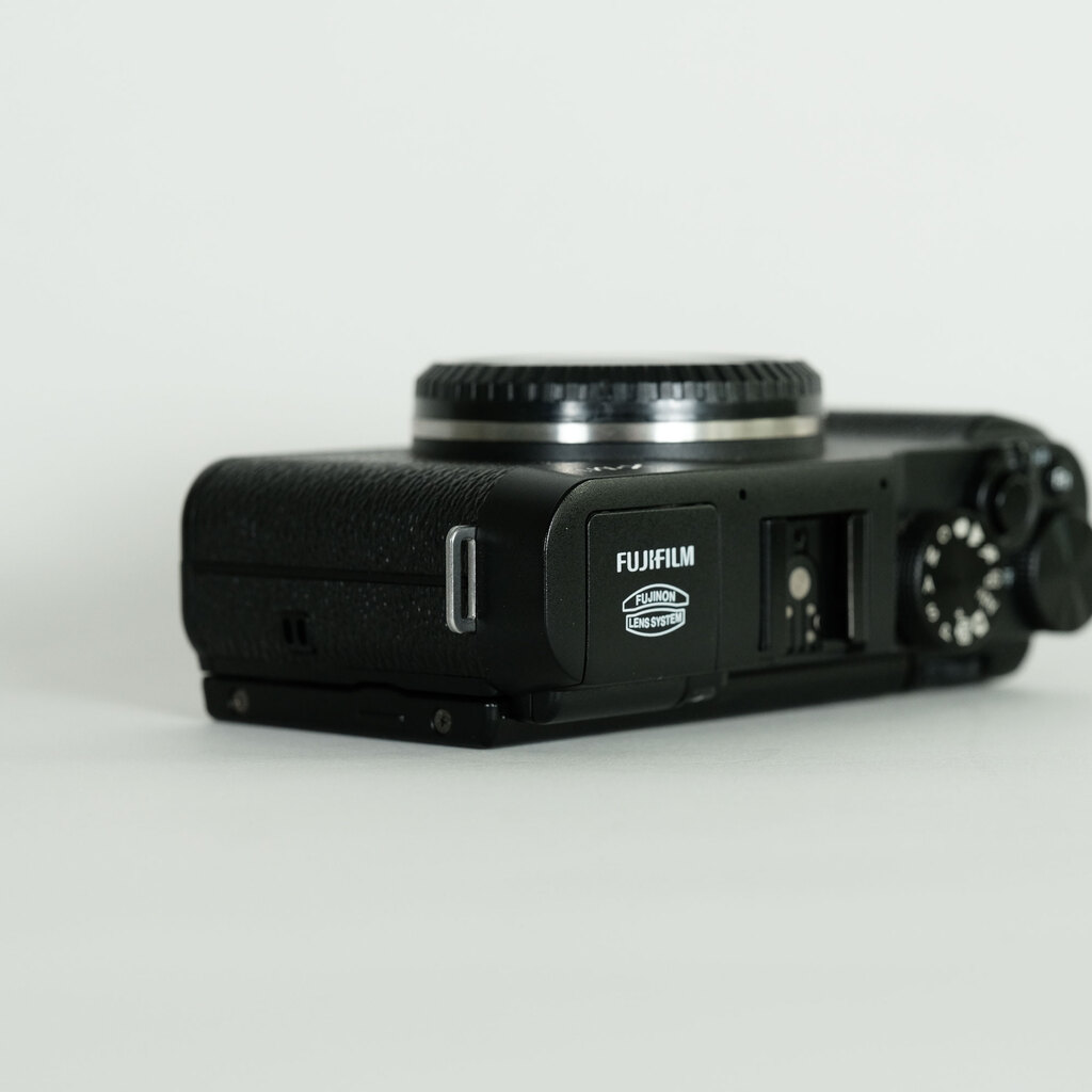 【 美品 】FUJIFILM X-M1 ブラック フジフィルム FUJIFILM フジフィルム X-M1 ブラックレンズキット 美品 SDカード