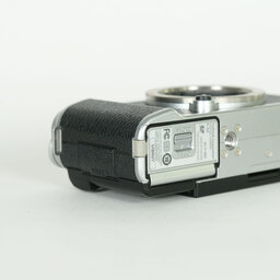 FUJIFILM X-A2 ボディ シルバー FUJIFILM X-A2 ボディ シルバー