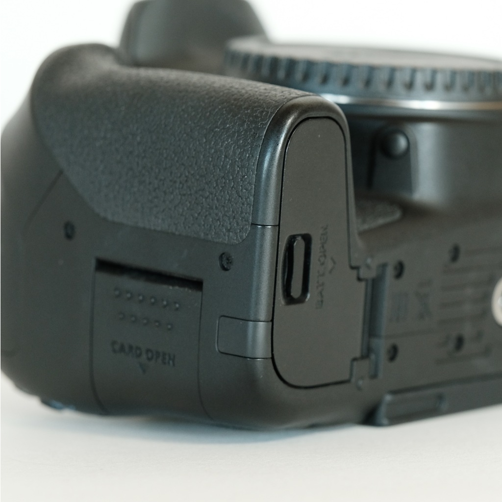 Canon EOS Kiss X10iの出品 | ONE SCENE（ワンシーン）