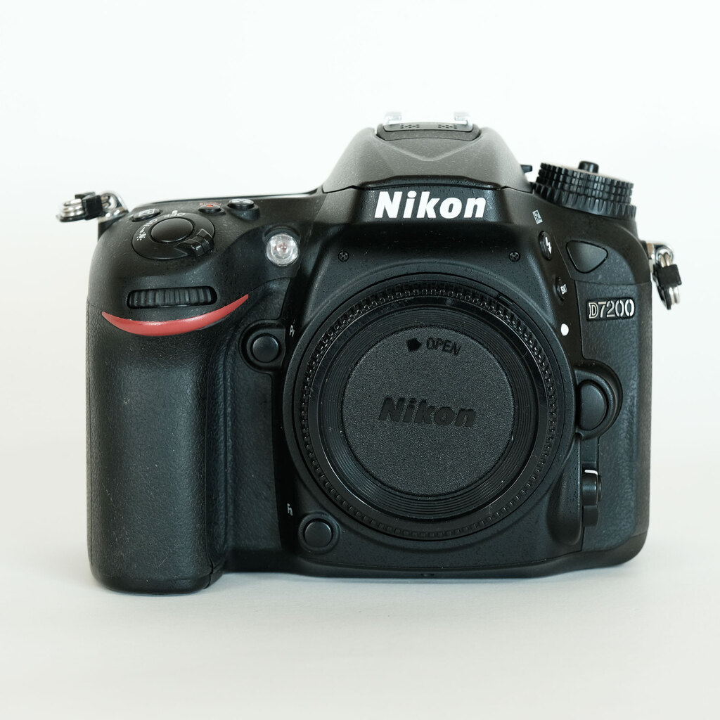 Nikon D7200の出品 | ONE SCENE（ワンシーン）