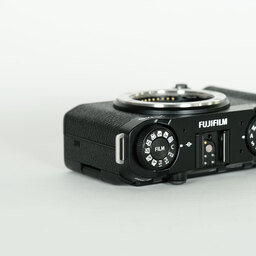 FUJIFILM X-M5