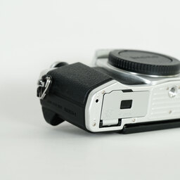 OLYMPUS OM-D E-M10 Mark II OLYMPUS OM-D E-M10 Mark II