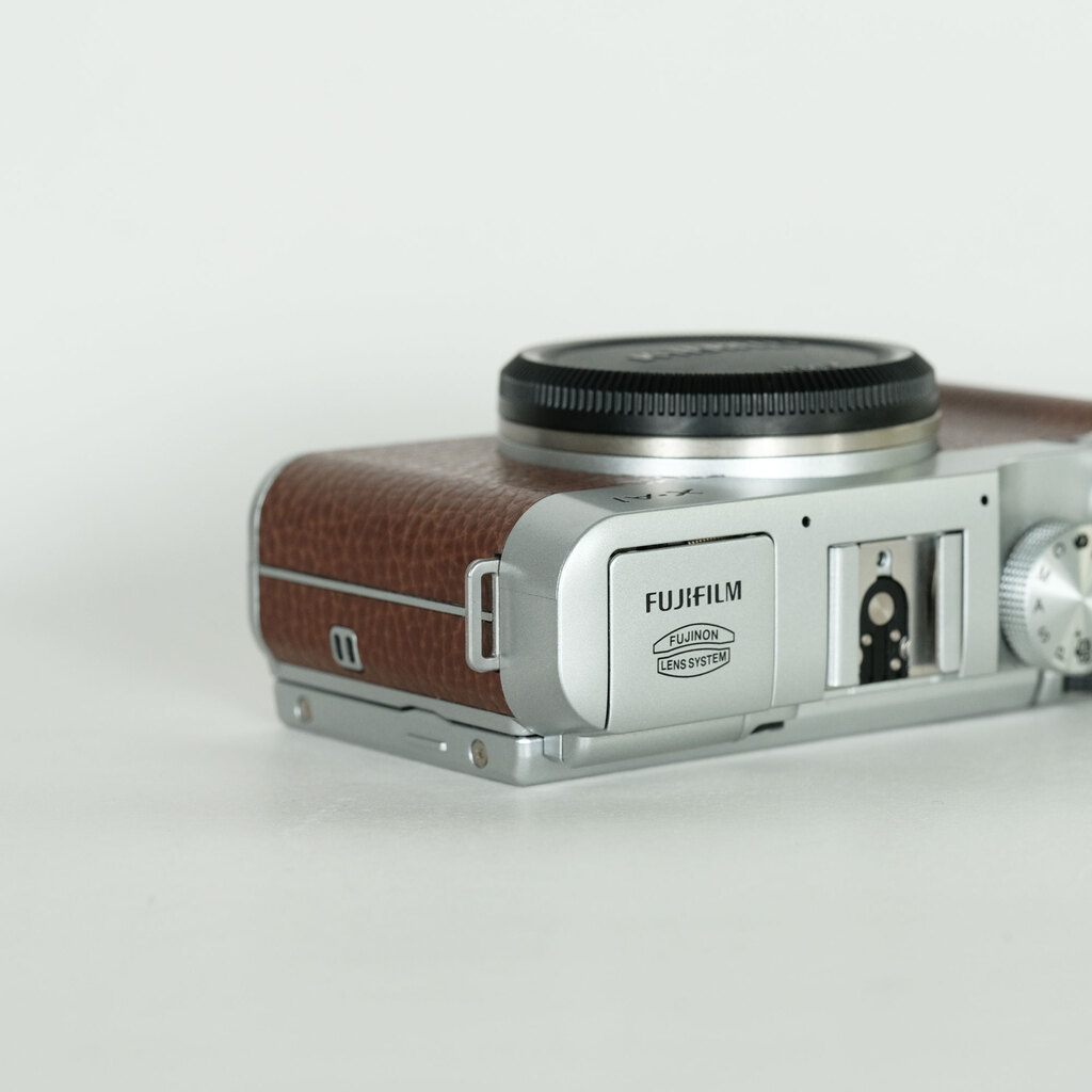 FUJIFILM X-A1 ブラウン FUJIFILM X-A1 ボディ ブラウンの出品 | ONE SCENE（ワンシーン）