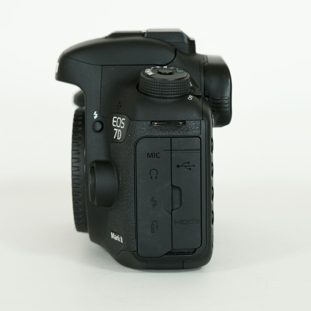 Canon EOS 7D Mark II Canon EOS 7D Mark II