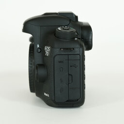 Canon EOS 7D Mark II Canon EOS 7D Mark II