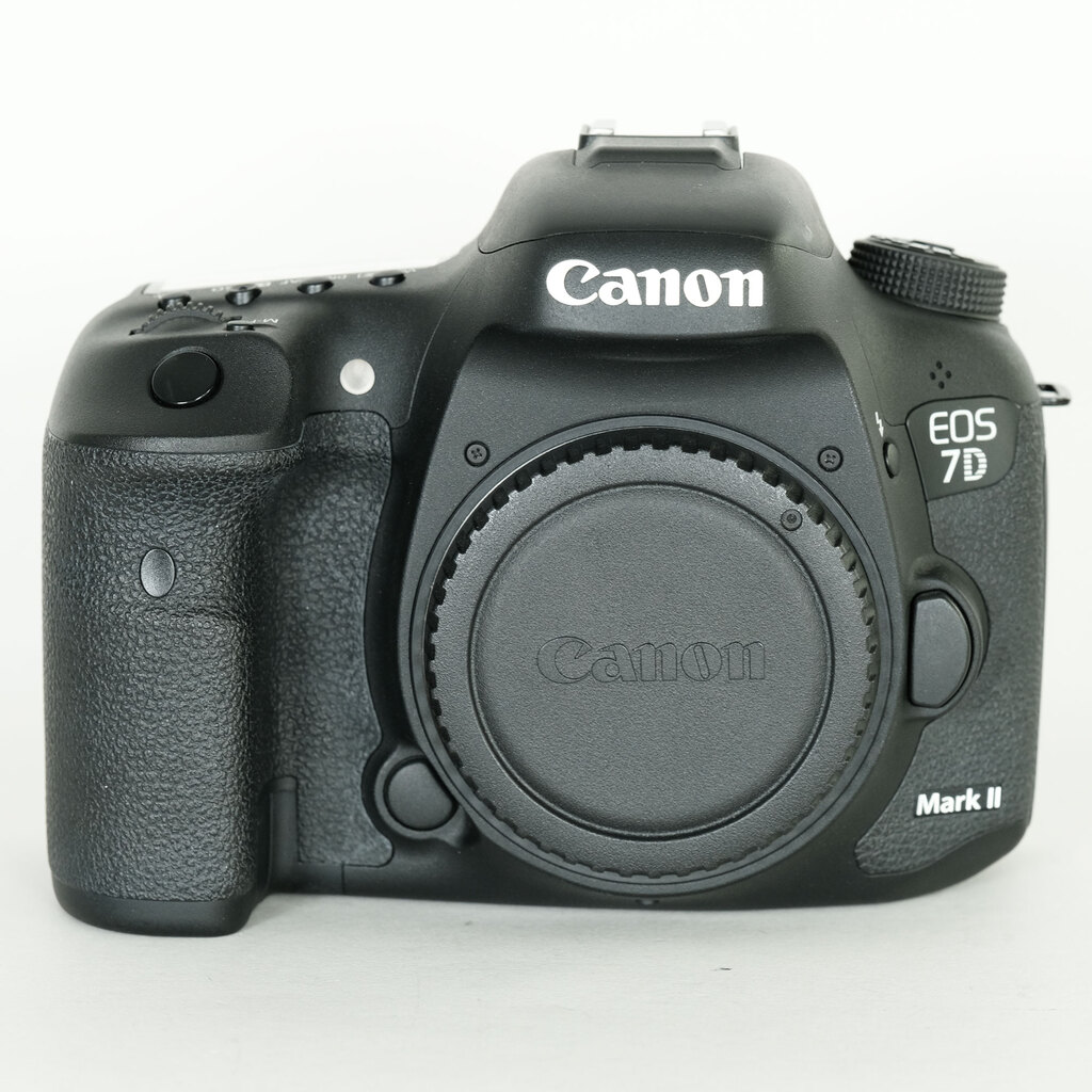 価格.com - EOS 7D Mark II ボディ 中古価格比較