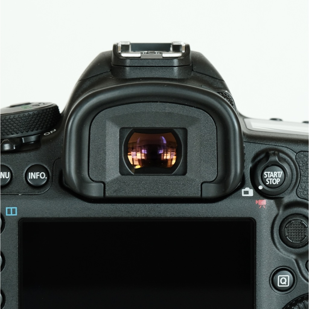 【シャッター数51枚 ほぼ新品】キャノン EOS 5D Mark IV#665 シャッター数51枚 ほぼ新品】キャノン EOS 5D Mark IV#665