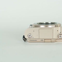 Panasonic LUMIX DC-GF10 ボディ ホワイト Panasonic LUMIX DC-GF10 ボディ ホワイト