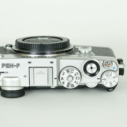 OLYMPUS PEN-F